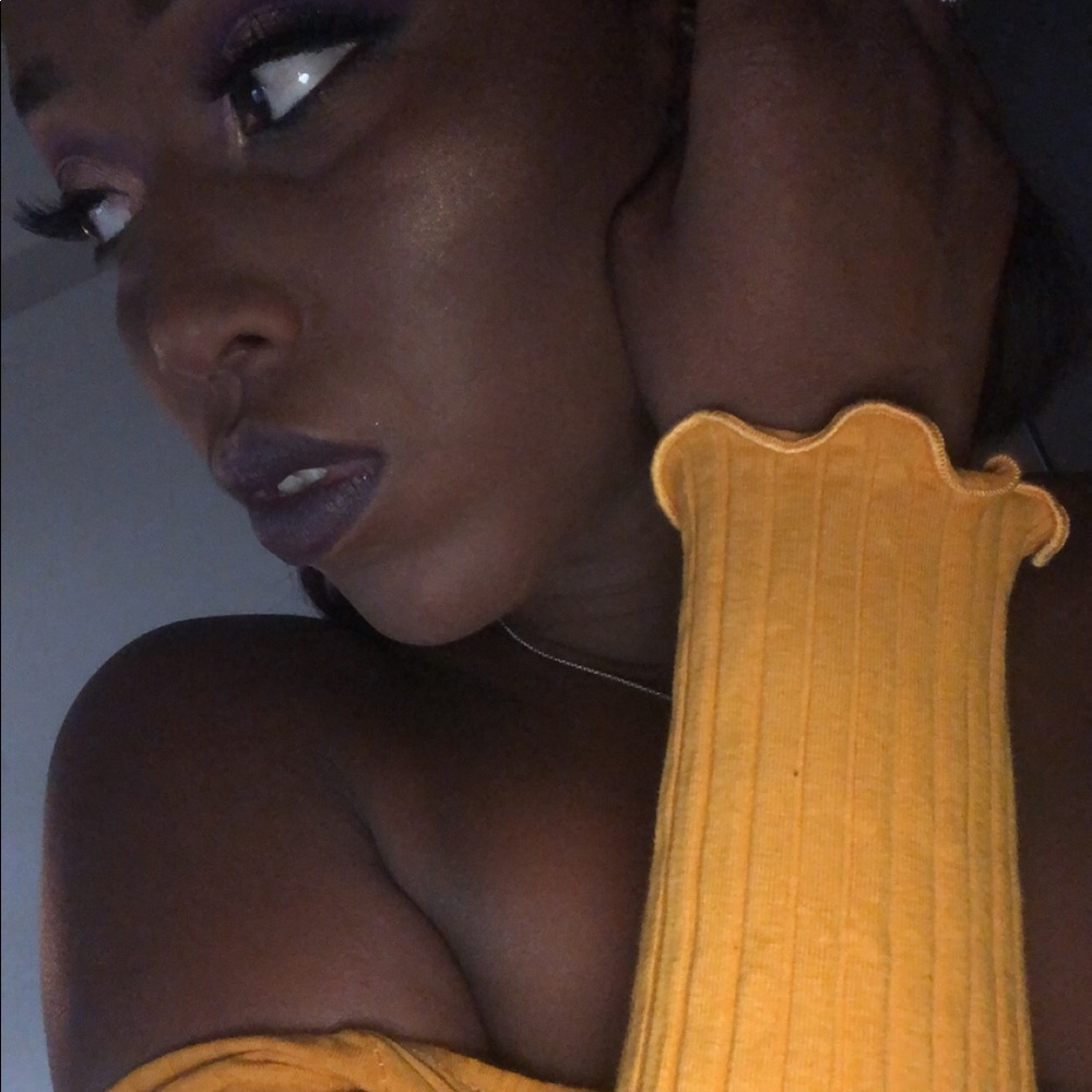 Meet your Posher, Crystal